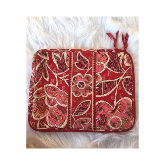 Vera Bradley Handbags - Vera Bradley Paisley Laptop Organizer NWOT
